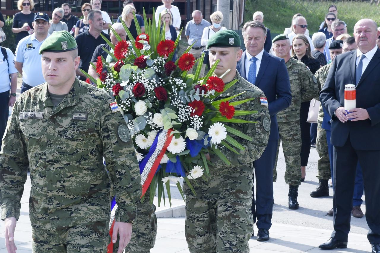 Petrinjci se prisjetili 589 ubijenih civila i poginulih hrvatskih branitelja
