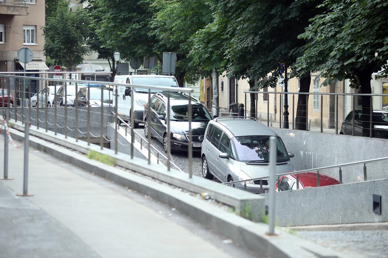 Zagreb: Prometna gužva na ulasku u garažu Langi?