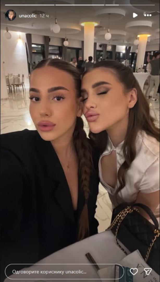 Sestre su oduševile pratitelje rijetkom zajedničkom fotografijom s proslave jednog rođendana na kojoj je pjevao Dejan Matić. Za tu su prigodu odabrale elegantne kombinacije: mlađa Lara zablistala je u haljini nježno ružičaste nijanse, a starija Una odlučila se za crni sako i kosu spletenu u pletenicu. 