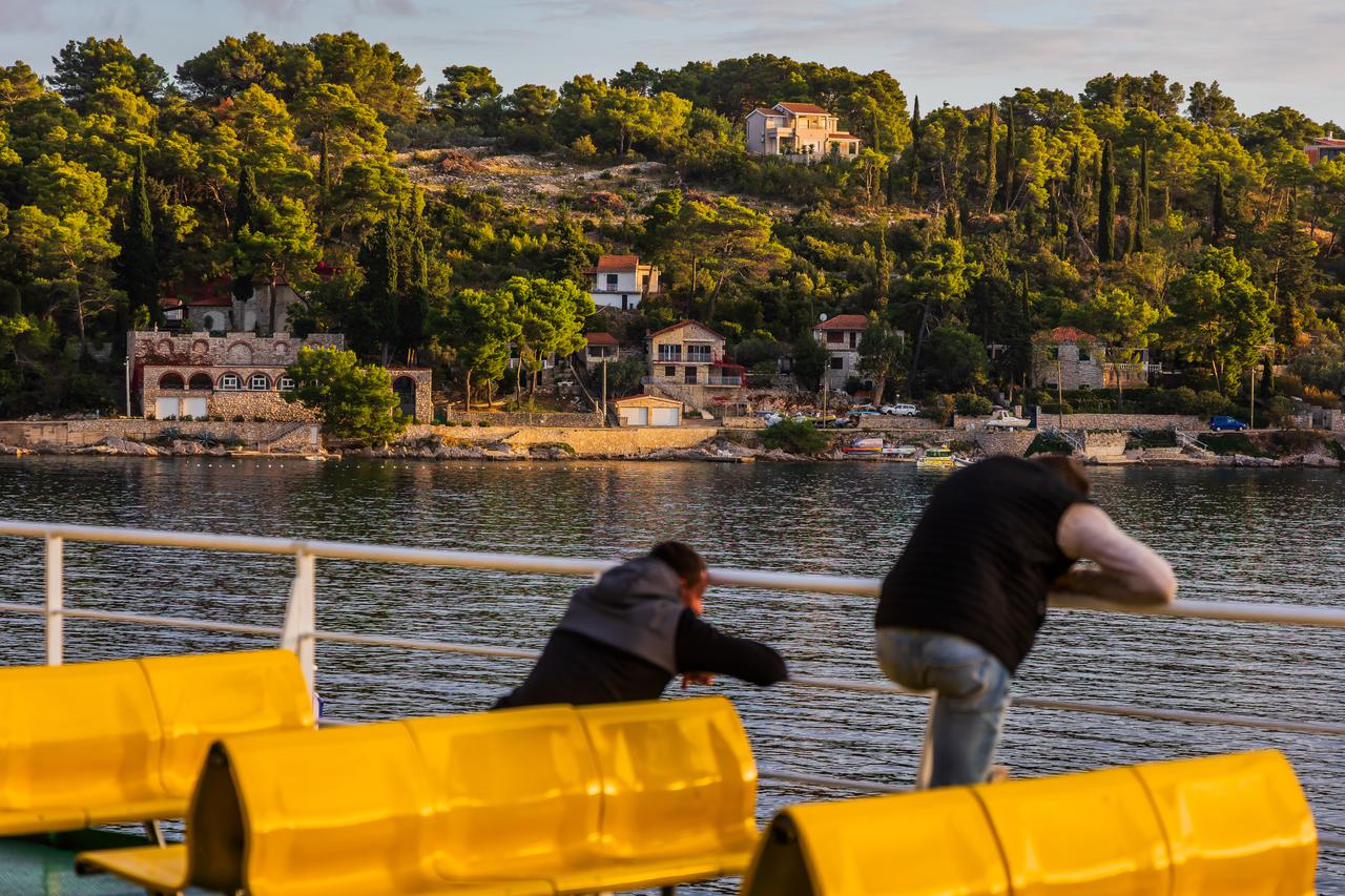 Split: Jesensko poslijepodne u mjestu Rogač na otoku Šolta