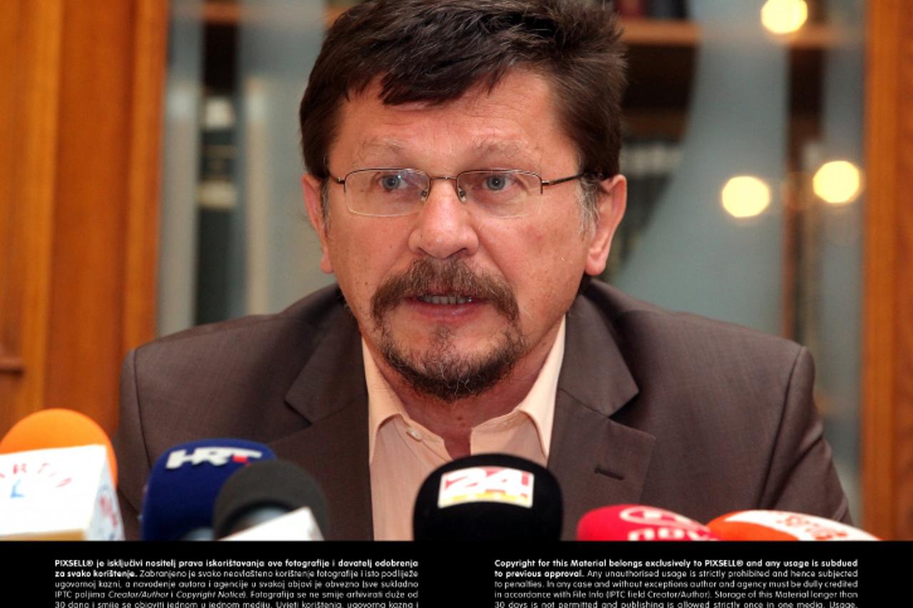 '24.05.2013., Zagreb - U prostorijama Sumarskog drustva  Matica sindikata odrzala  konferenciju za medije, povodom izjava ministra financija Slavka Linica.  Photo: Zarko Basic/PIXSELL'