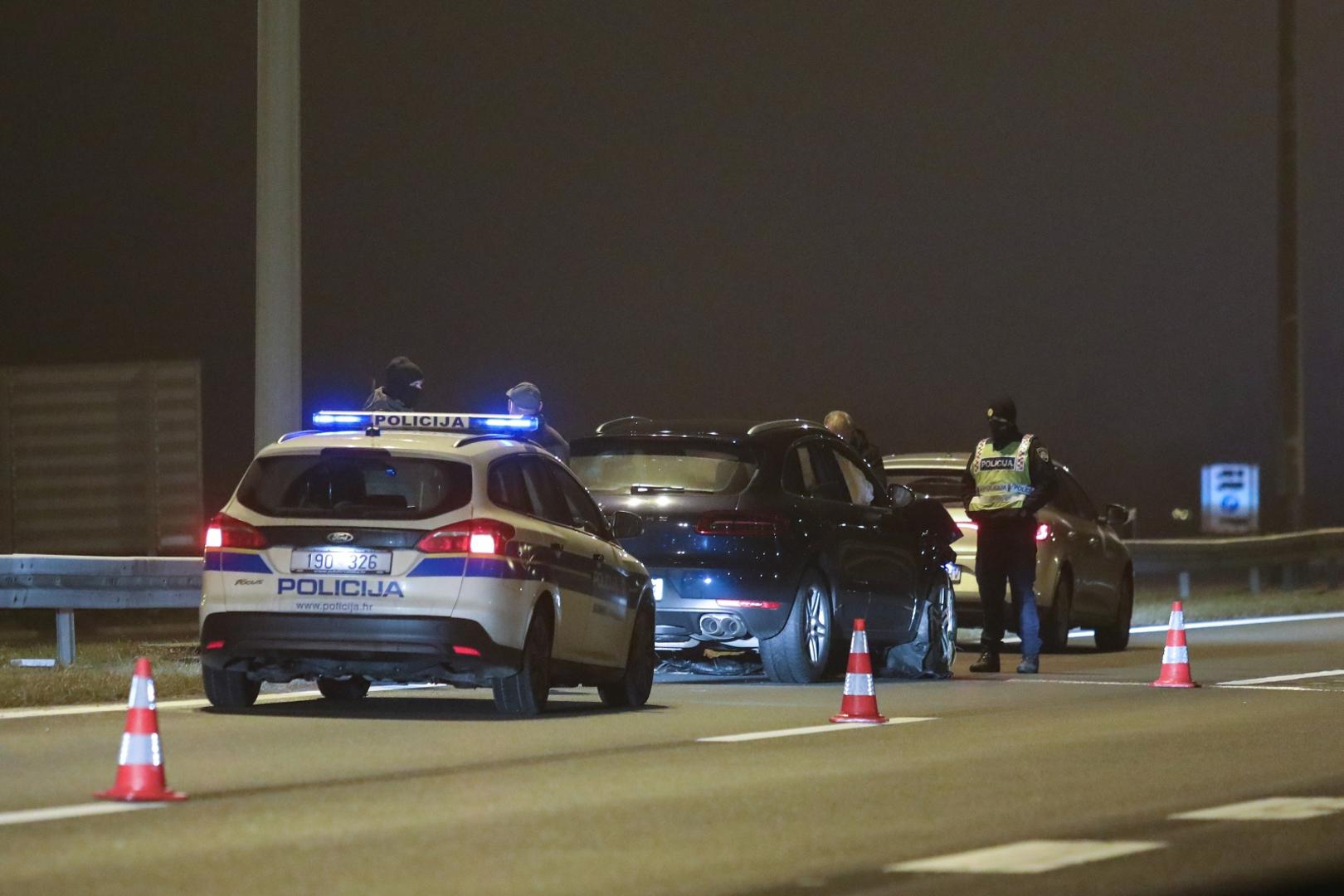 21.12.2020., Zagreb - Na autocesti A3 u smjeru Bregane kod benzinske pumpe Gradna doslo je do teske prometne nesrece u kojoj su sudjelovala dva motorna vozila. 
Photo: Tomislav Miletic/PIXSELL