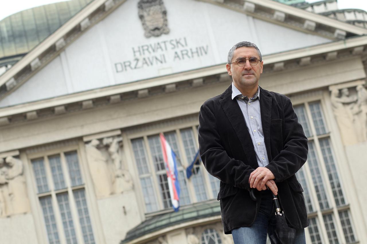 12.11.2014., Zagreb - Davor Marijan, hrvatski vojni povjesnicar i autor nekoliko knjiga o Domovinskom ratu. Photo: Boris Scitar/Vecernji list/PIXSELL
