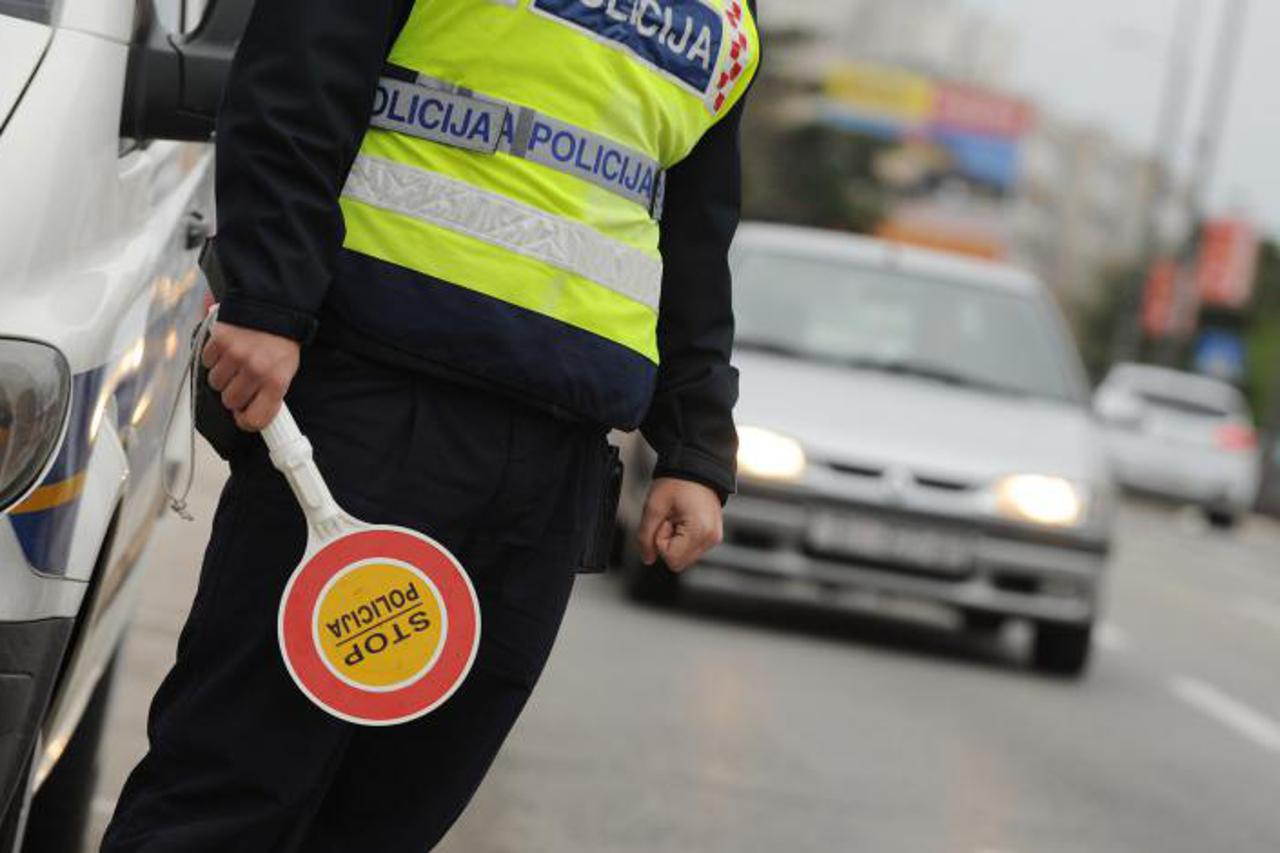 Policija