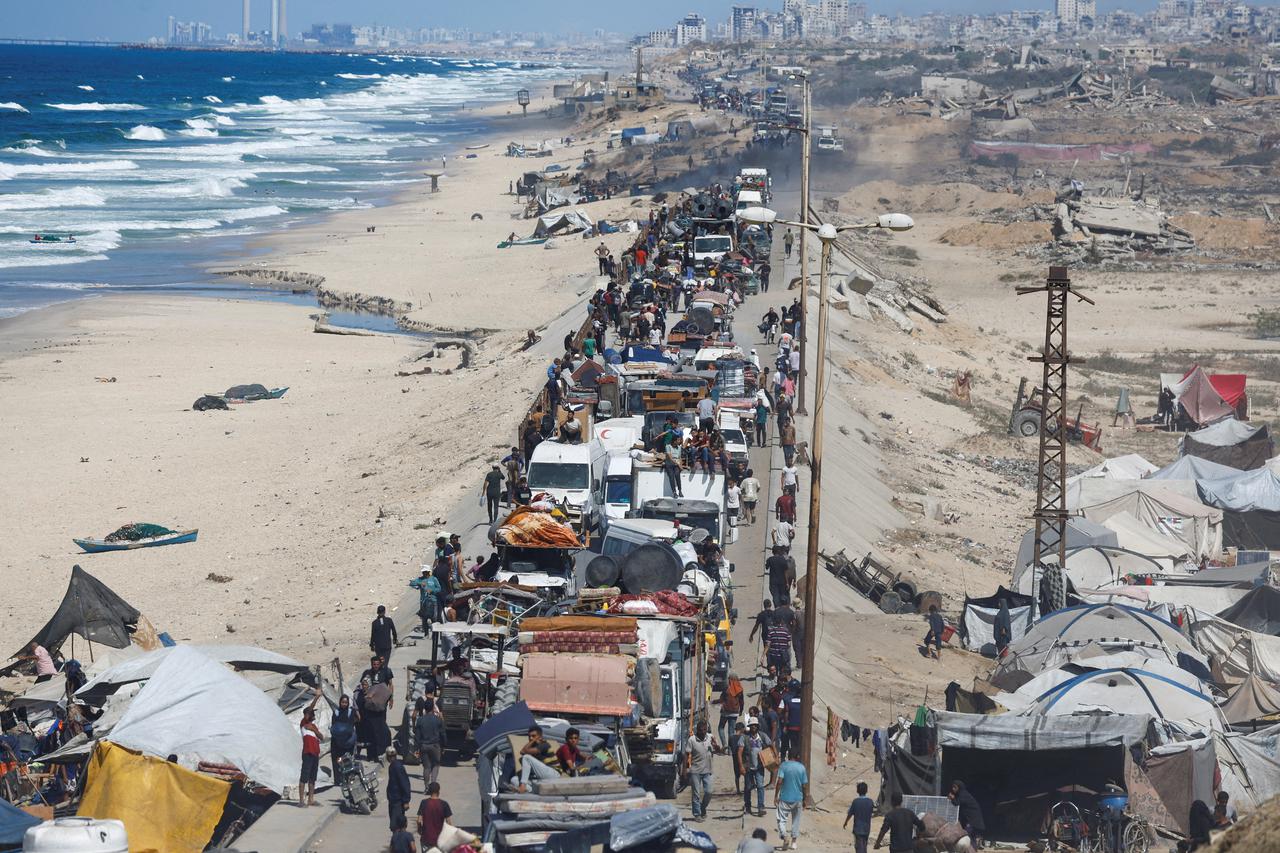 storyeditor/2025-10-02/2025-10-01T183555Z_359501065_RC2Y2HA4JTAS_RTRMADP_3_ISRAEL-PALESTINIANS-GAZA.JPG