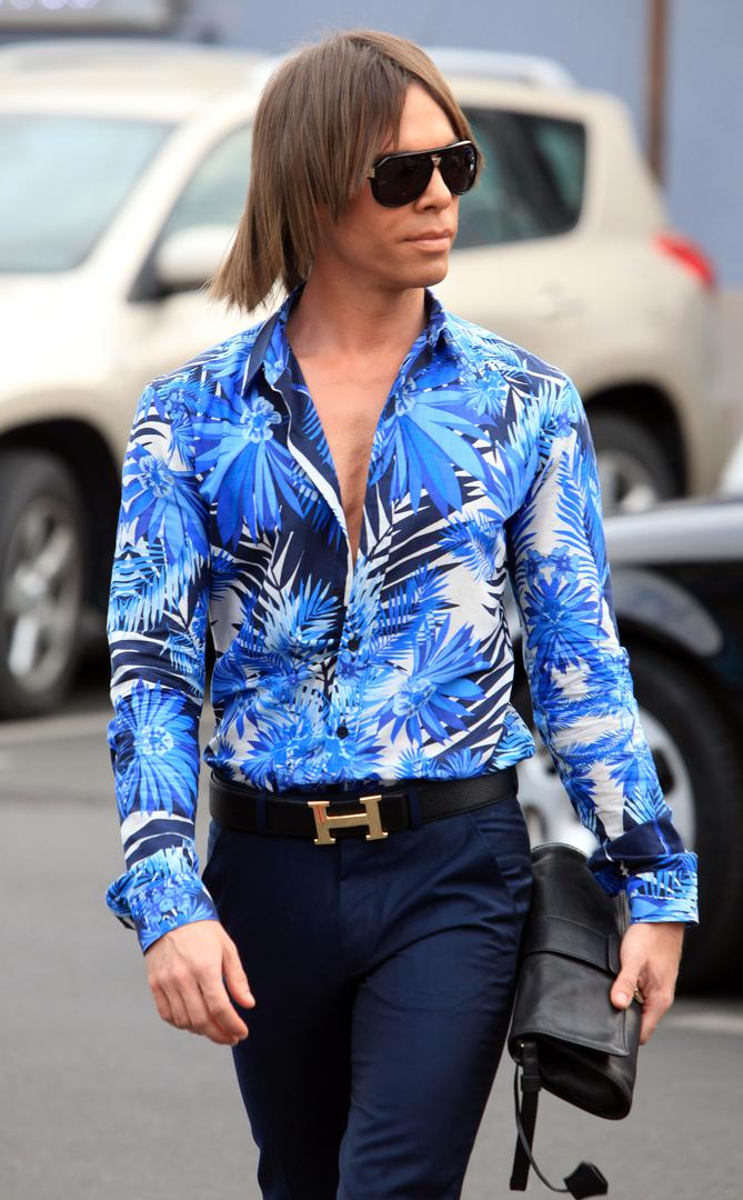 Ovo je bio njegov neizostavni dodatak i tijekom 2012. godine, a onda je promijenio styling.