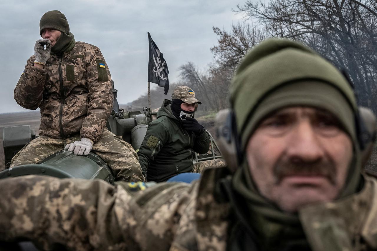 storyeditor/2022-11-10/2022-11-09T211704Z_820993509_RC2CIX9F94Q3_RTRMADP_3_UKRAINE-CRISIS-KHERSON-REGION.JPG