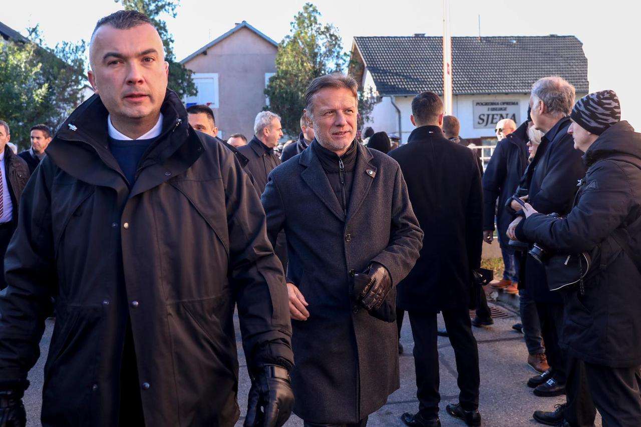 Državni vrh stigao u Vukovar