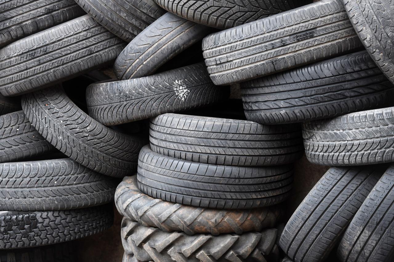 Šibenik: Automobilske gume