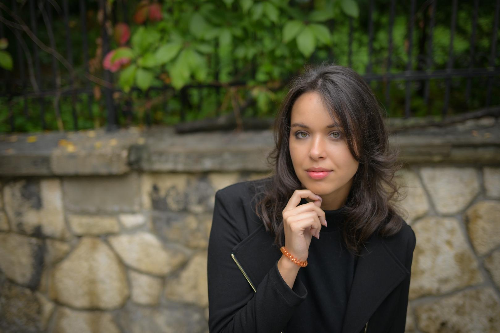 Nakon što je neko vrijeme izbivala iz javnosti, naša nekadašnja manekenka Kim Kosanović posljednjih mjeseci proživljava najljepše dane života. Naime, lijepa brineta udala se za partnera Brunu Soldu, a sada su se pojavile njezine nove fotografije kao dovoljan razlog da još jednom podsjetimo na njezinu inspirativnu životnu priču.