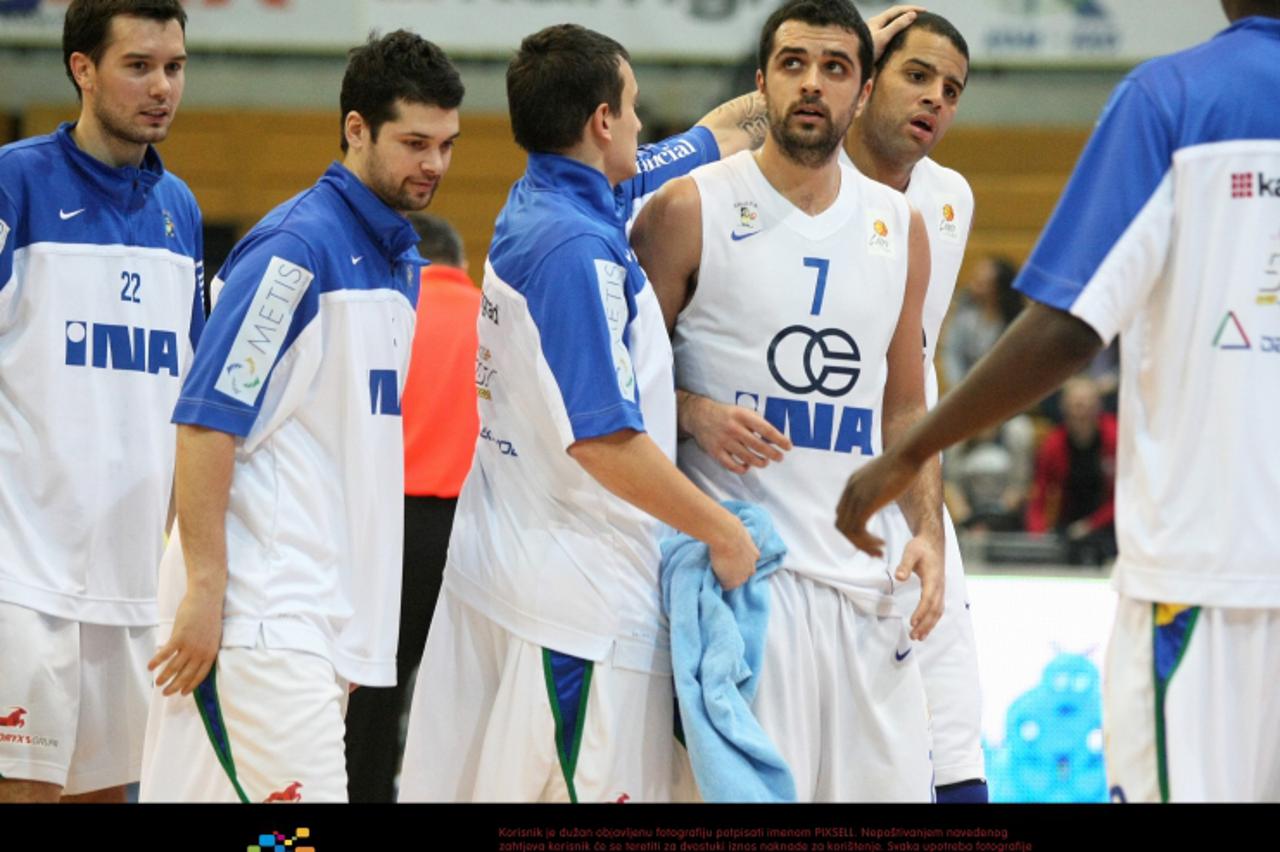 '18.12.2011., KD Drazen Petrovic, Zagreb - Kosarkaska utakmica 12. kola NLB Lige izmedju KK Zagreb Croatia Osiguranje - KK Cibona. Krunoslav Simon.Photo: Marko Prpic/PIXSELL'