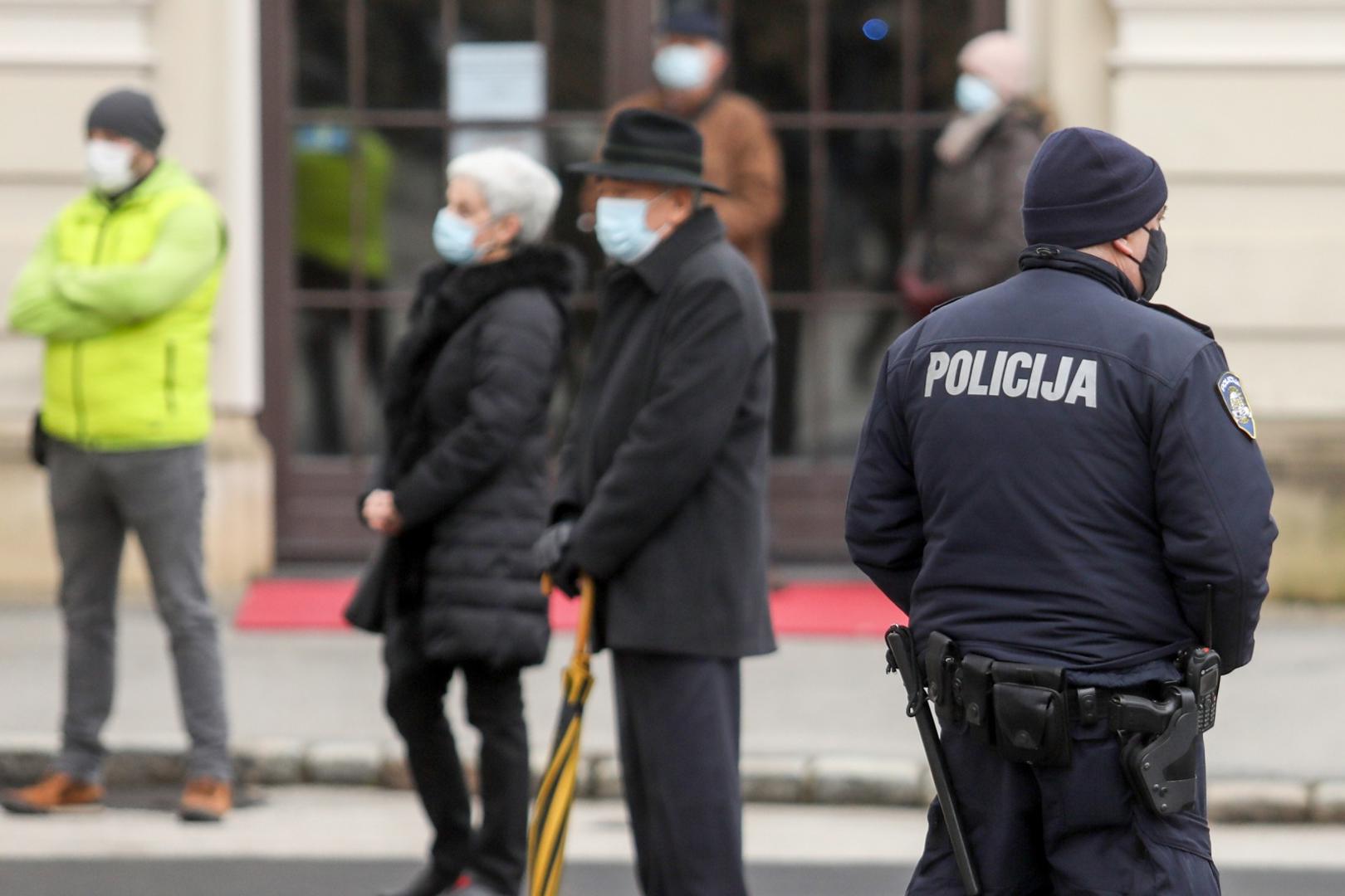 25.12.2020., Zagreb - Zagrebacki nadbiskup, kardinal Josip Bozanic, predvodio je misu svetkovine Rodjenja Gospodinova. Misnom slavlju prisustvovali su Andrej Plenkovic i Gordan Jandrokovic. Photo: Borna Filic/PIXSELL