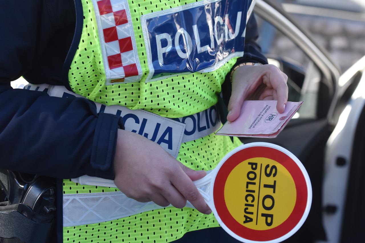 prometna policija jurnjava vožnja vozačka dozvola kontrola