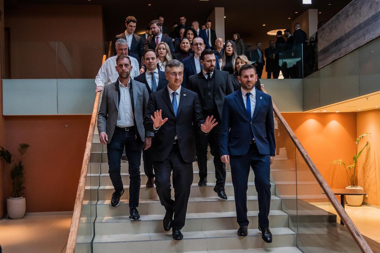 Split: Sjednica HDZ-a povodom 36. obljetnice osnutka stranke