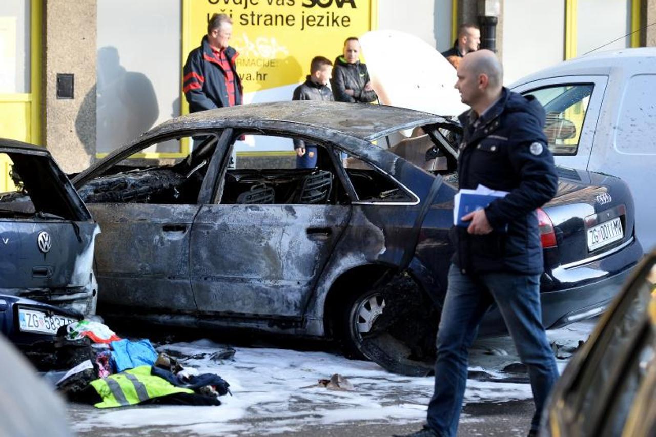 Zapaljeni automobili na Srednjacima