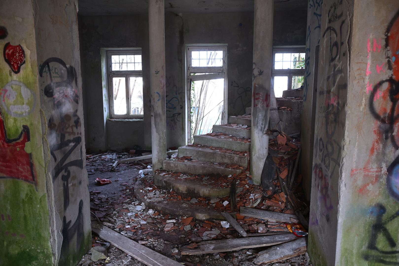 Gradonačelnica ističe kako svaka ozbiljna obnova i revitalizacija zahtijeva vrijeme, planiranje i odgovornost. Upravo zato ovakve odluke nadilaze kratkoročne političke okvire.

