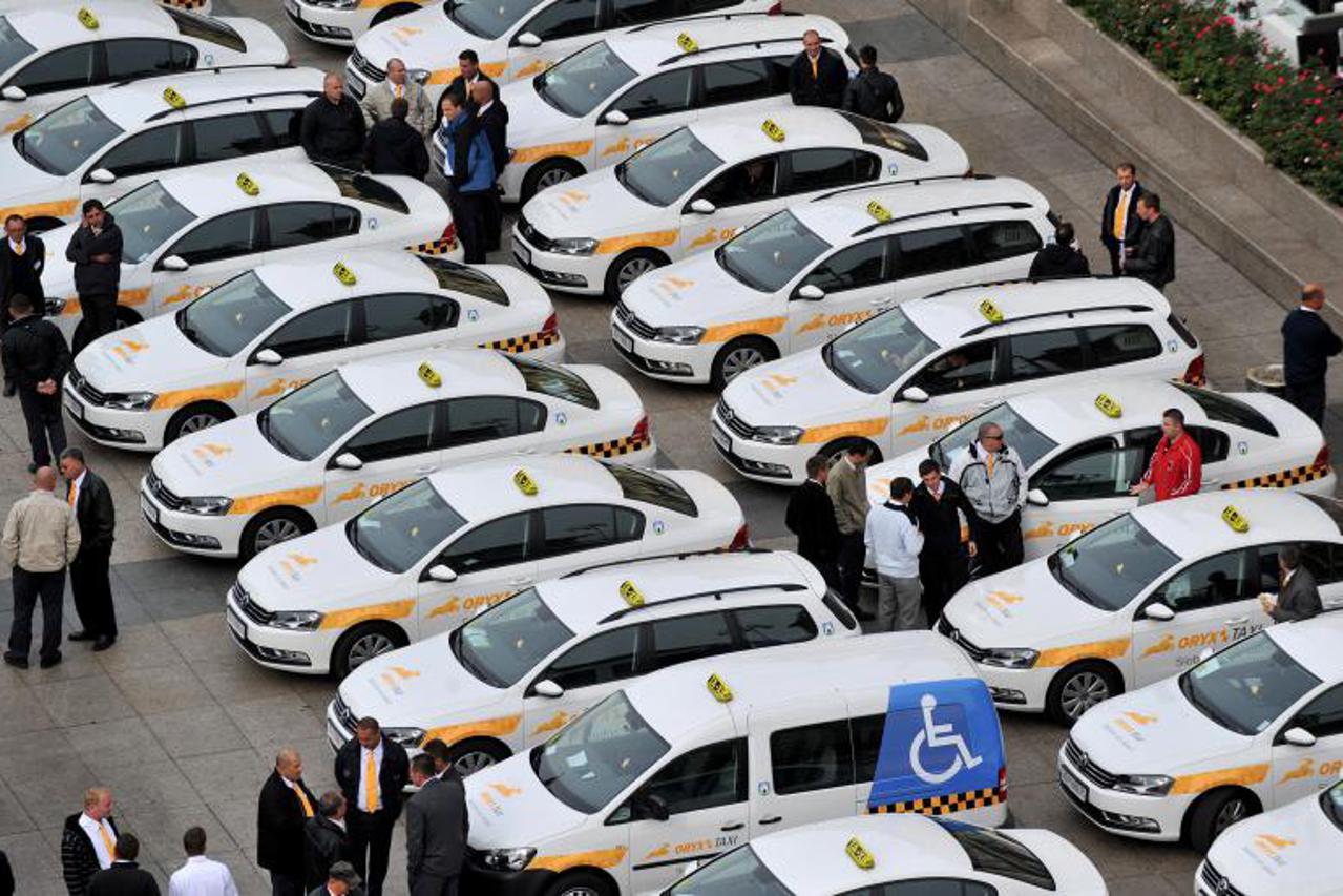 oryx, taksi, taxi, trg bana jelačića (1)