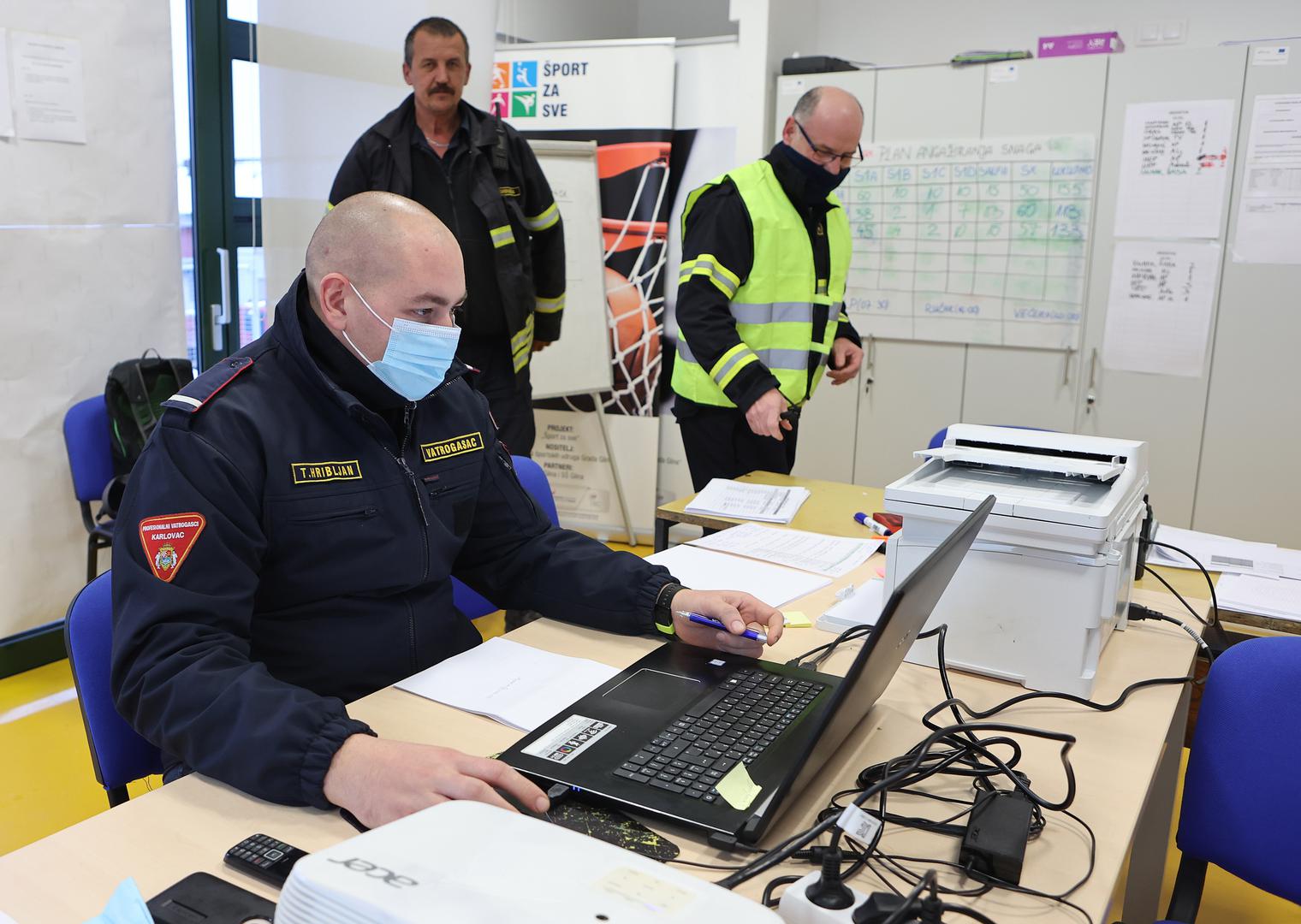 12.01.2021., Glina - Goran Frankovic zapovjednik vatrogasnog mjesta Glina, proveo je digitalizaciju sustava svih vatrogasnih intervencija provedenih na podruciju stradalom od potresa.Photo: Marko Prpic/PIXSELL