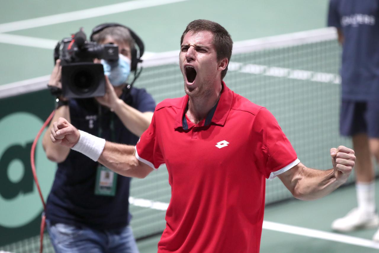 Madrid: Borna Gojo pobijedio Dušana Lajovića u prvom meču polufinala Davisovog kupa