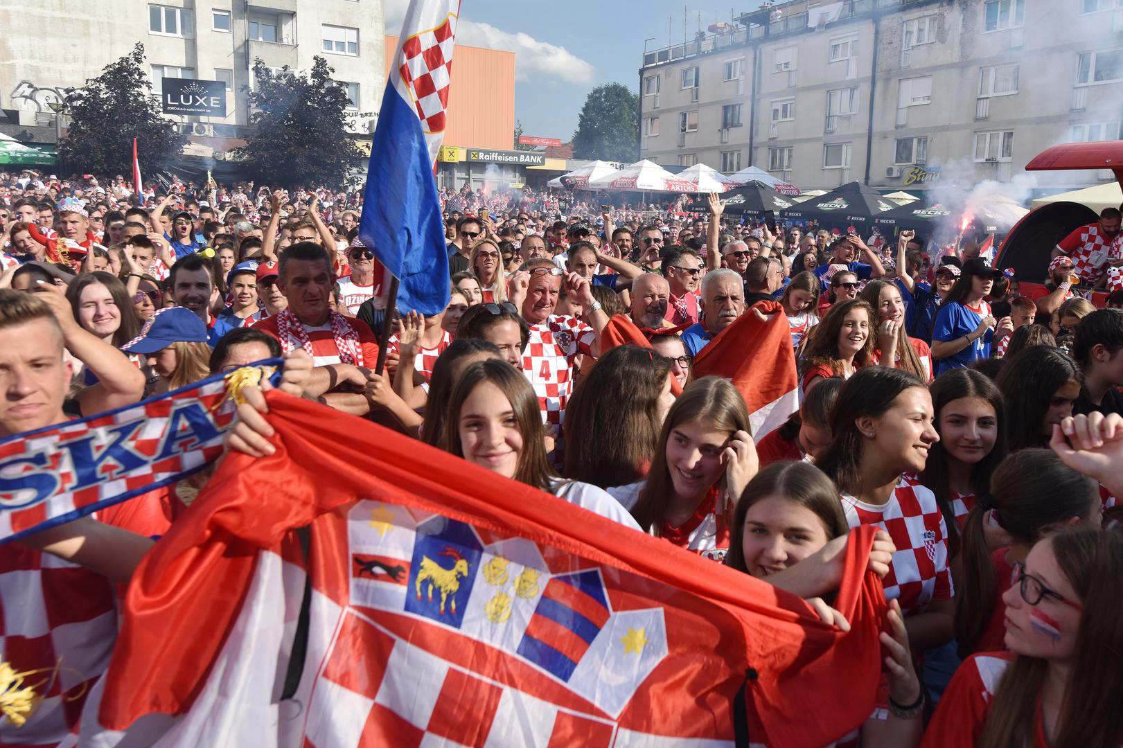 Glavni trg u Livnu bio je prepun.