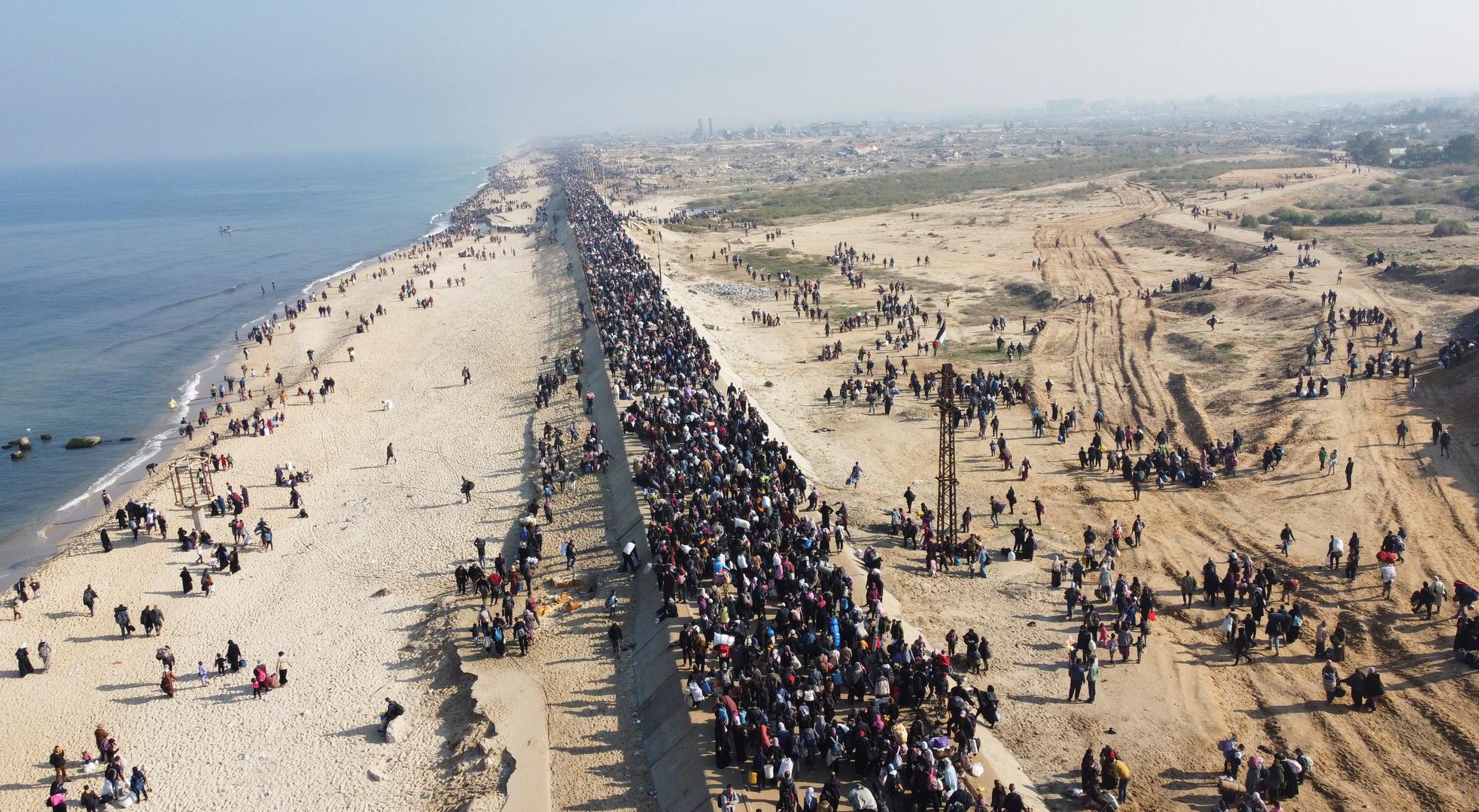 Također je rekao u objavi na X-u da će Izrael dopustiti raseljenim obiteljima iz Gaze da se vrate u domove na sjeveru palestinske enklave počevši od ponedjeljka ujutro.