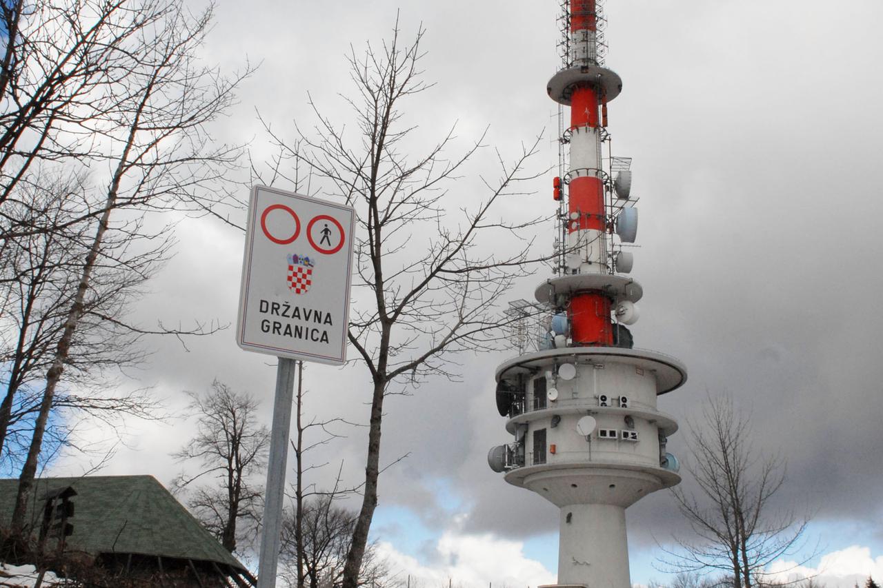 06.03.2009., Zumberak - Sveta Gera, najvisi vrh Zumberacke gore, drzavna granica. Slovenska radiotelevizija je do 1986. godine sagradila blizu vrha 94 metara visoki televizijski toranj.  Photo: Kristina Stedul Fabac/Vecernji list