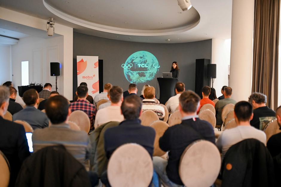 MOBIS-electronic i TCL