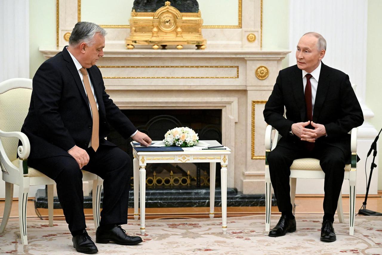 Russian President Putin and Hungarian Prime Minister Orban meet in Moscow