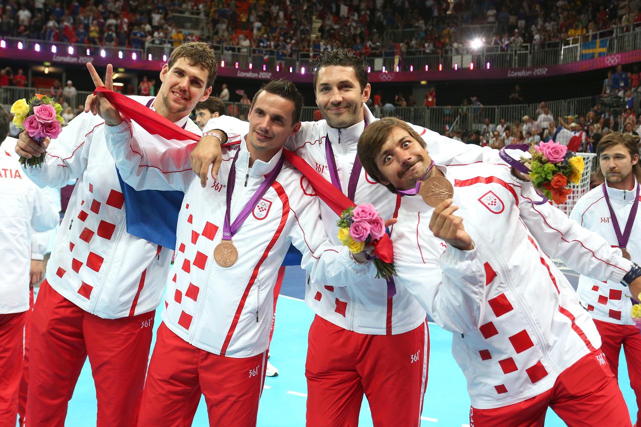 12.08.2012., London, Engleska - Ljetne Olimpijske igre, rukomet, dodjela medalja .Hrvatska reprezentacija osvojila broncanu medalju. Blazenko Lackovic, Zlatko Horvat. Photo: Sanjin Strukic/PIXSELL