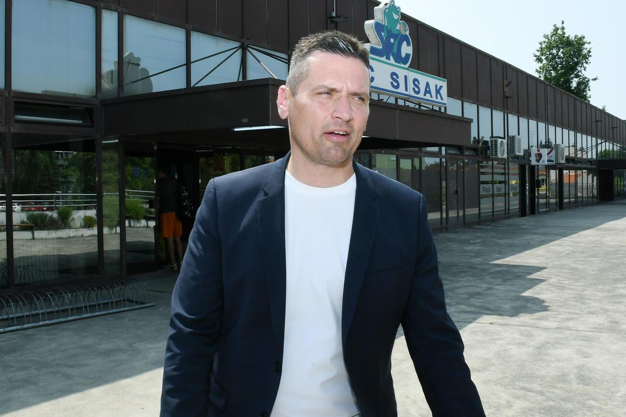 Sisak: Gradonačelnik Domagoj Orlić obišao je bazen SRC Sisak i najavio obnovu