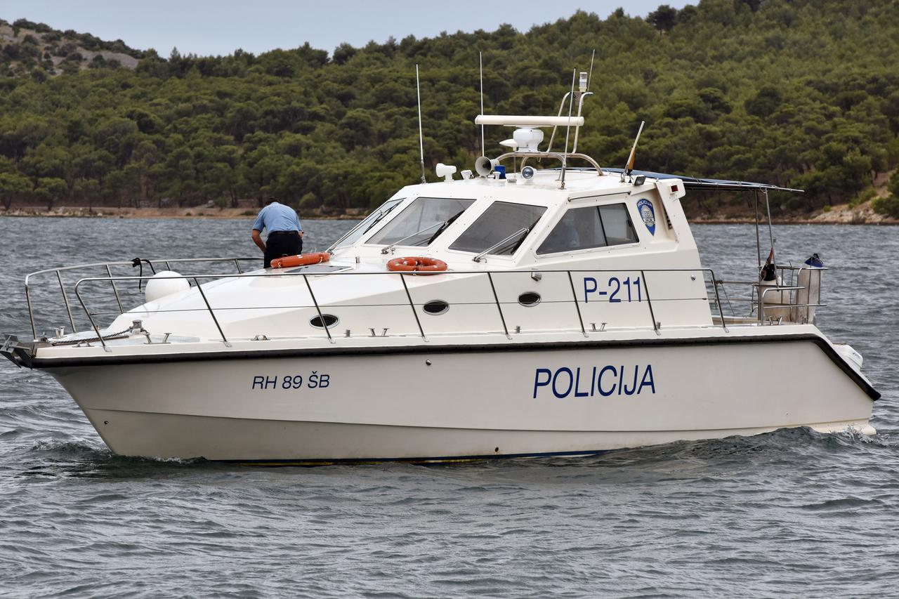 policija