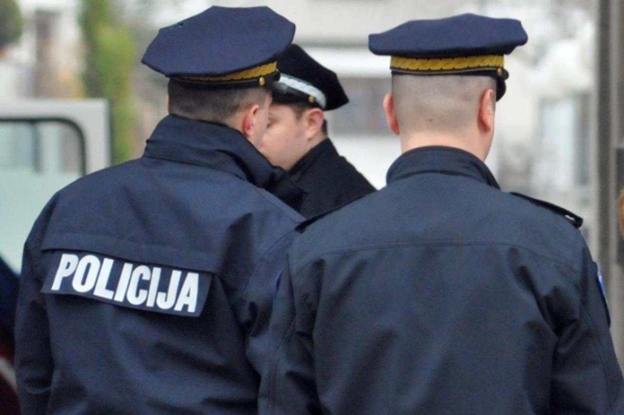 \'policija1_Pixsell_Crn_09031\'