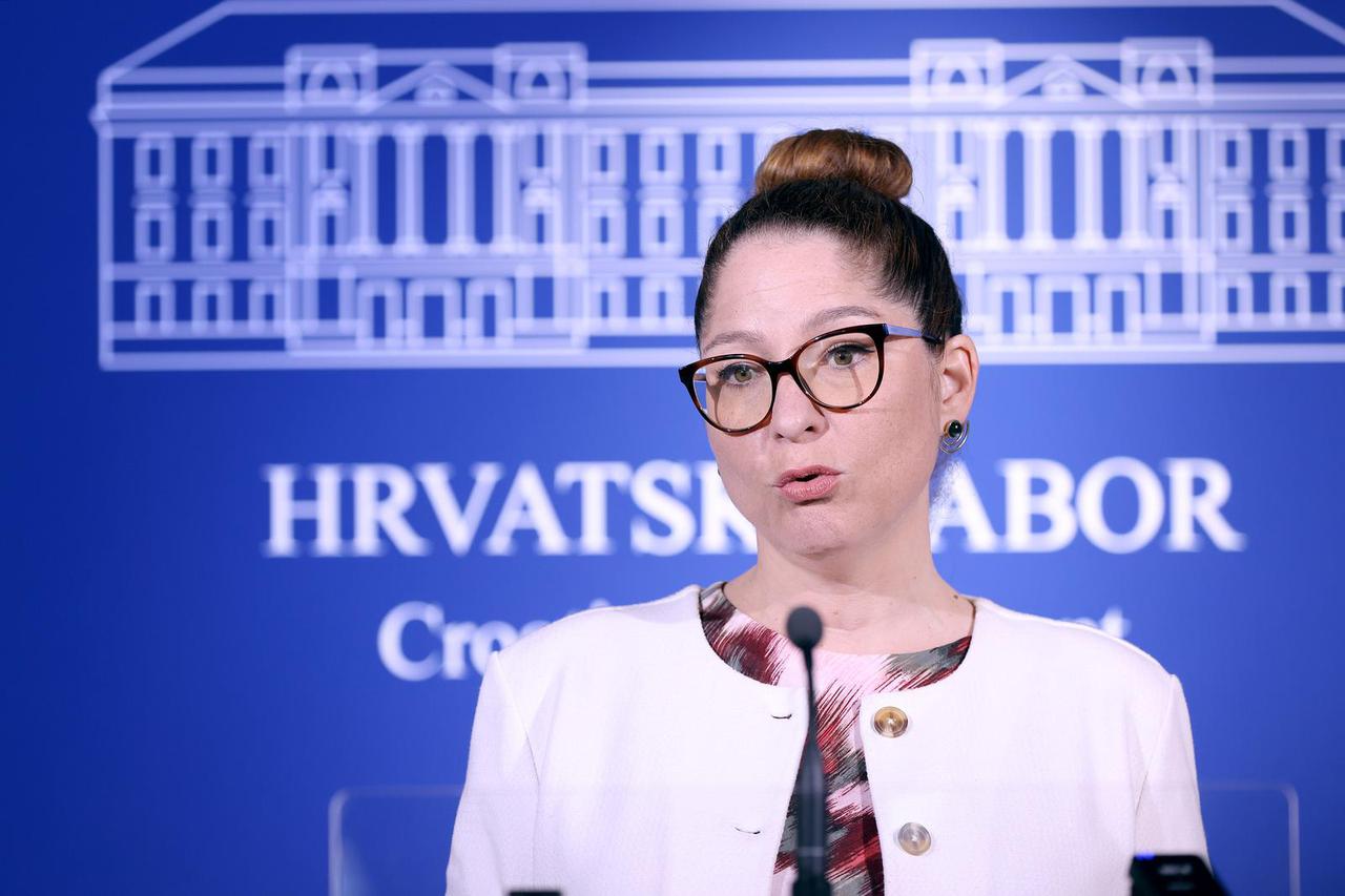 Zagreb: Tena Šimonović Einwalter o obaveznom vojnom osposobljavanju