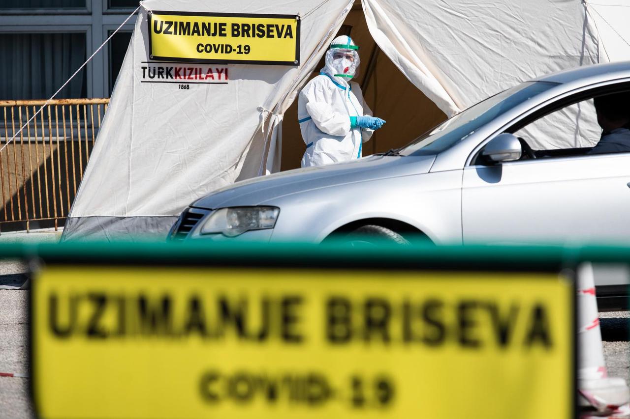 Drive-in testiranje na COVID-19 kod splitske bolnice Križine
