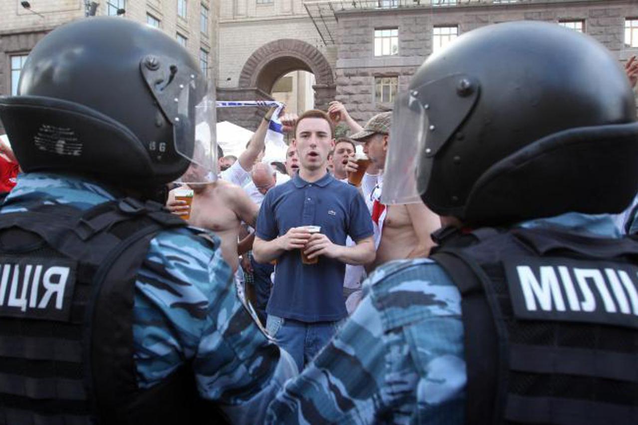 Navijači Englezi (1)