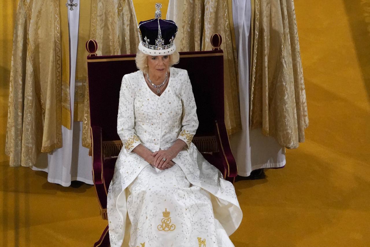 Ljubavnica, supruga, sada kraljica - prisegnula Camilla