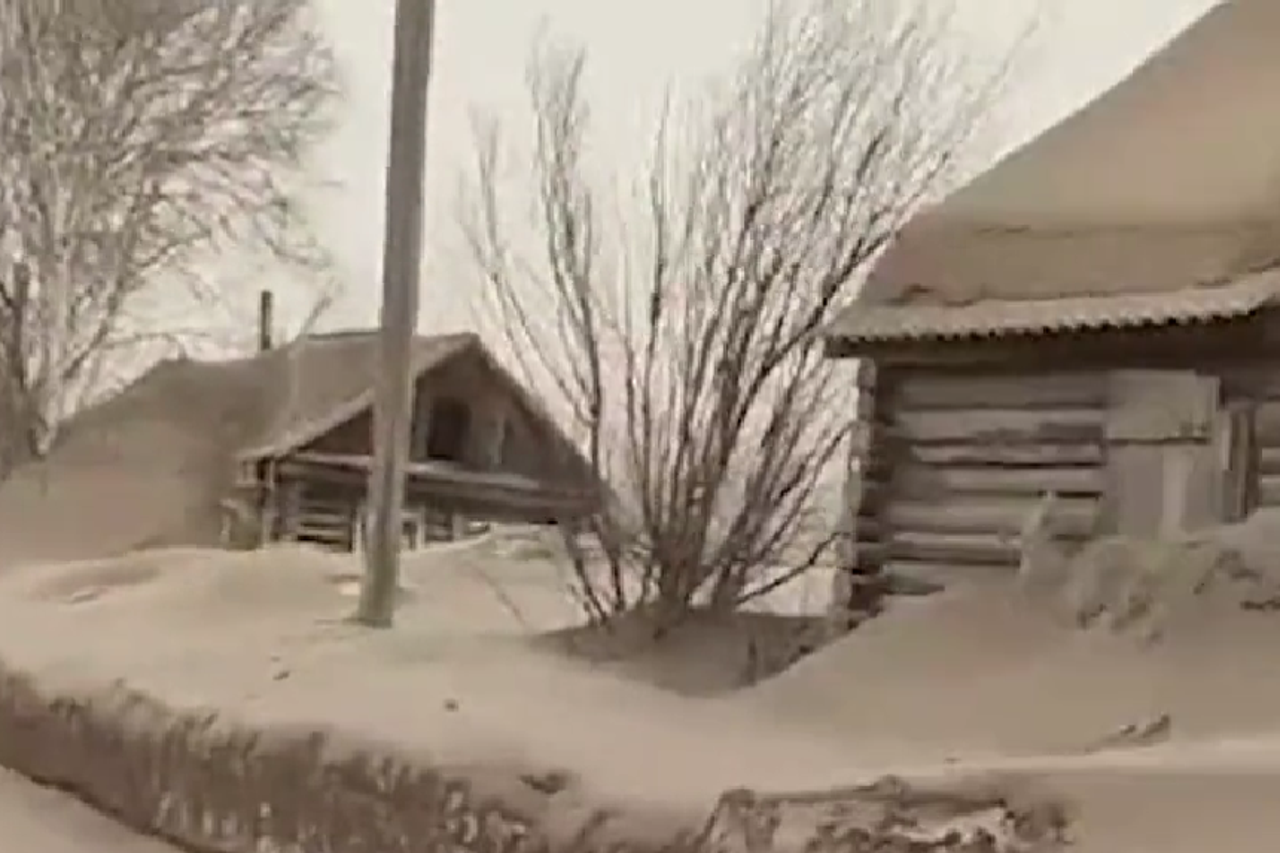 Sela prekrivena pepelom