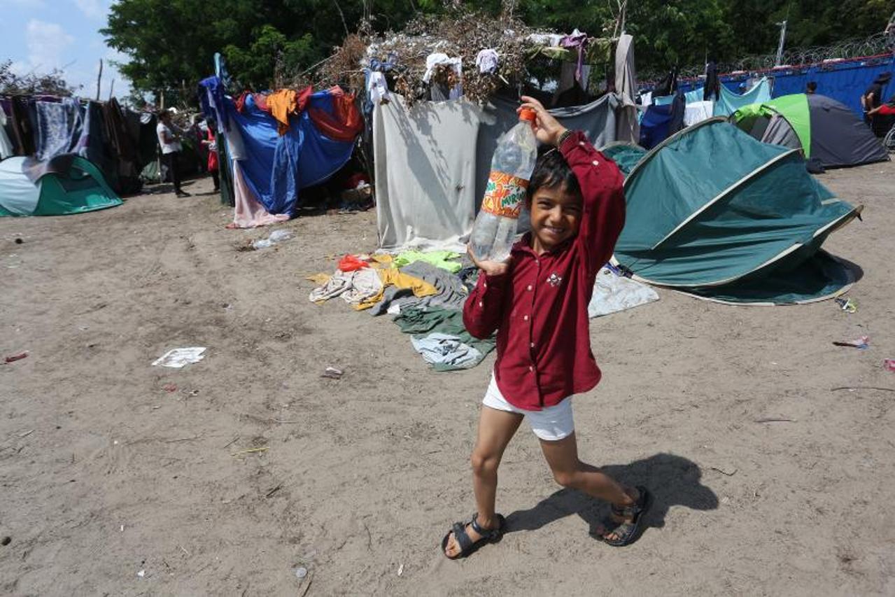 Improvizirani izbjeglicki kampa na granici Srbije i Madjarske kod mjesta Horgos