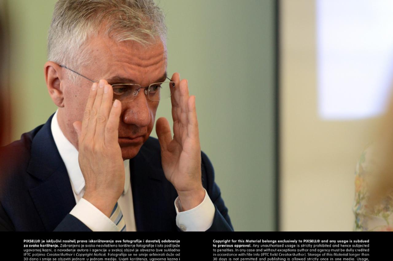 '02.07.2013., Novi Marof - Ministar zdravlja Rajko Ostojic u Specijalnoj bolnici za kronicne bolesti Novi Marof predstavio je trogodisnji strateski plan palijativne skrbi Photo: Marko Jurinec/PIXSELL'