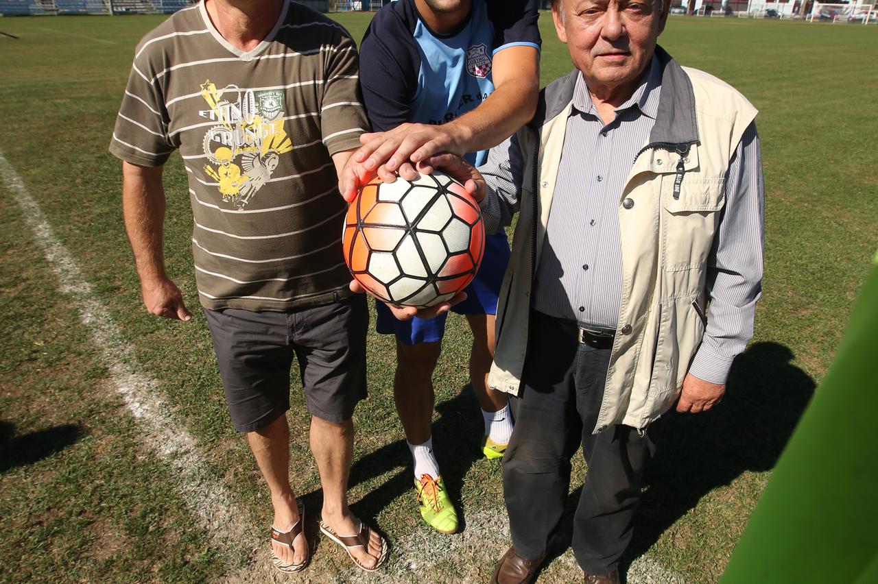 Predsjednik kluba Martin Kuharic i bivsi predsjednik Zlatko Zmigac te igrac NK Ostrc