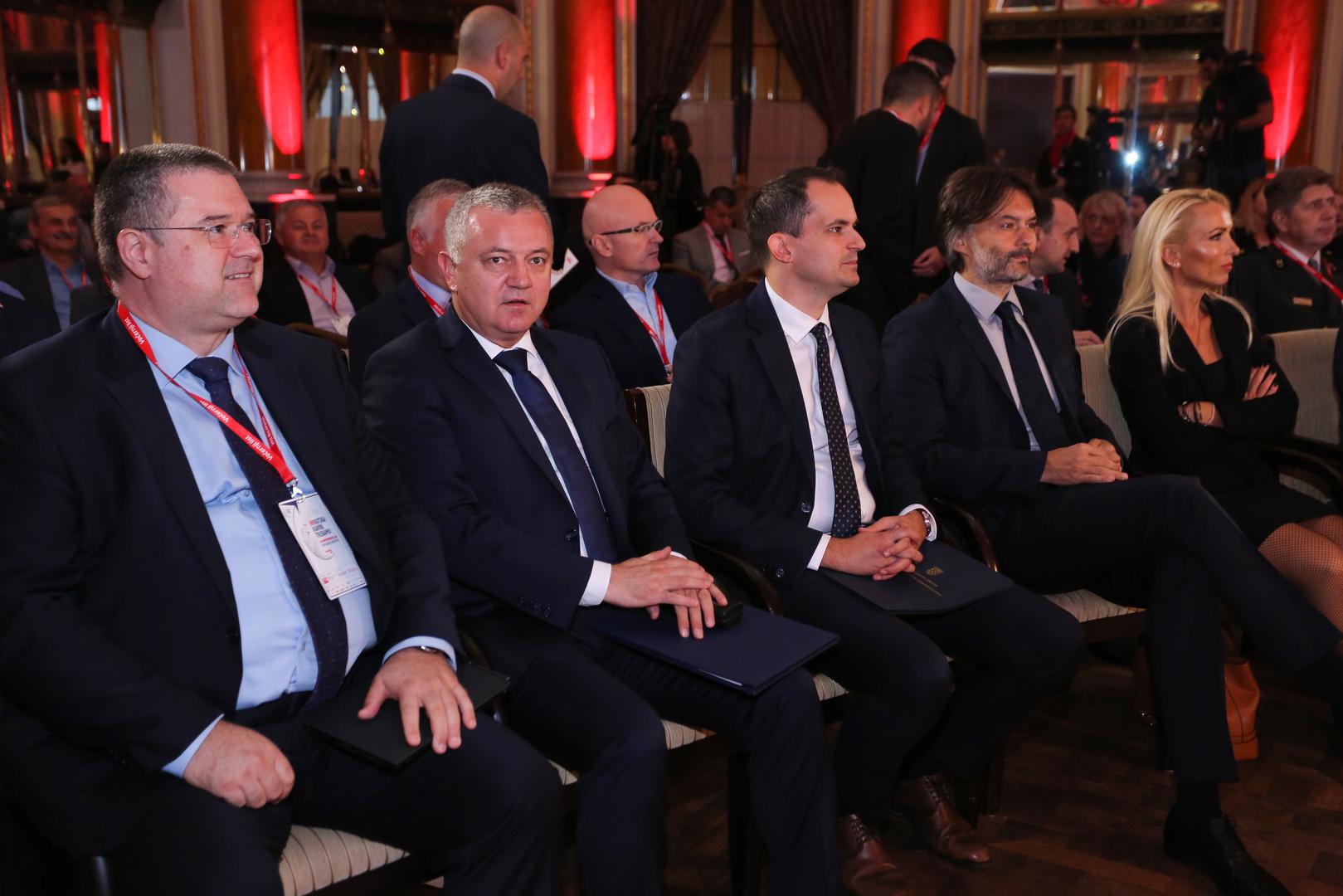 Ministri Darko Horvat i Ivan Malenica, glavni urednik Večernjeg lista Dražen Klarić i direktorica i članica uprave Večernjeg lista Andrea Borošić