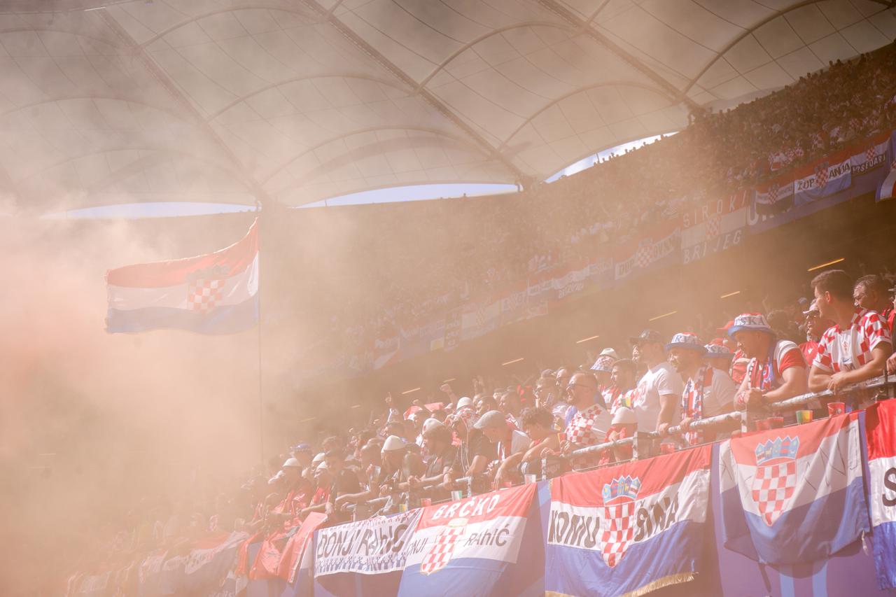 Hamburg: Unatoč upozorenjima upaljene su baklje