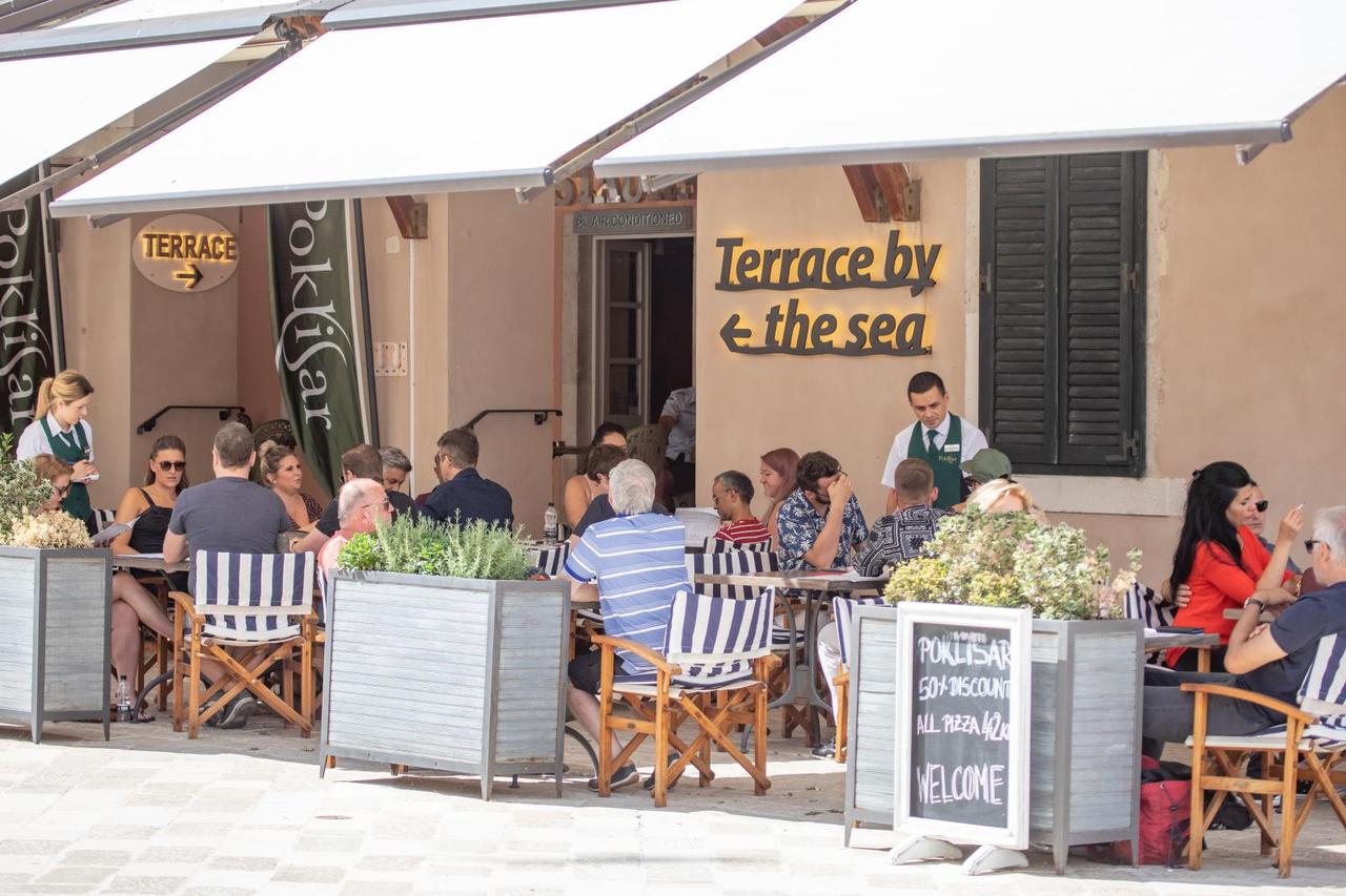 Dubrovnik: Iako u manjem broju, turisti obilaze grad