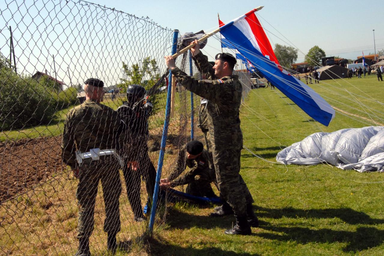 bljesak, padobranci (1)