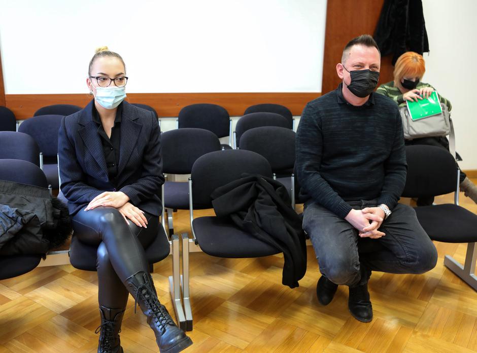 Zagreb: Nastavljeno suđenje Daliboru Mataniću kojega je zbog klevete i uvrede tužila influenserica Doris Stanković