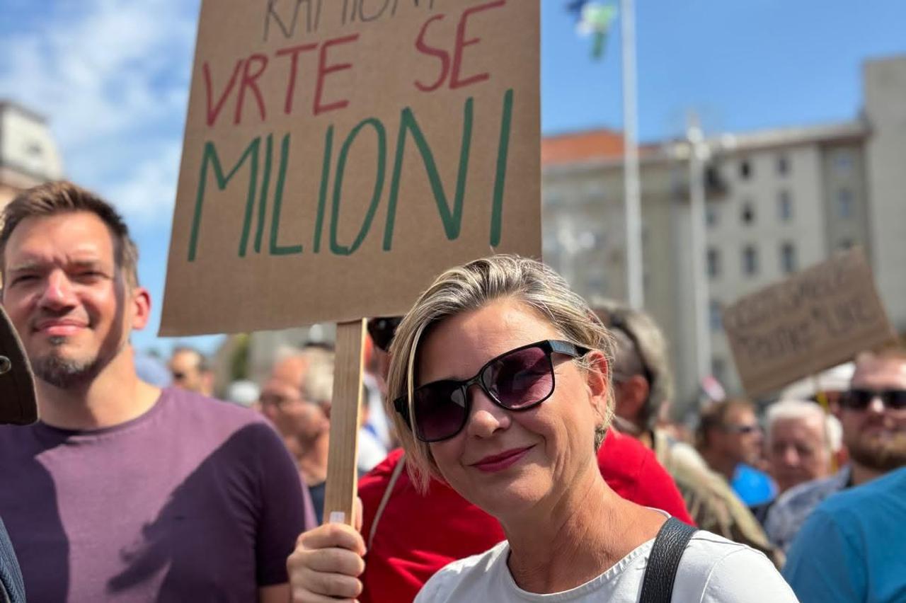 Sandra Benčić na prosvjedu