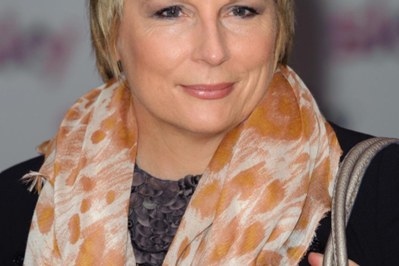 jennifer saunders