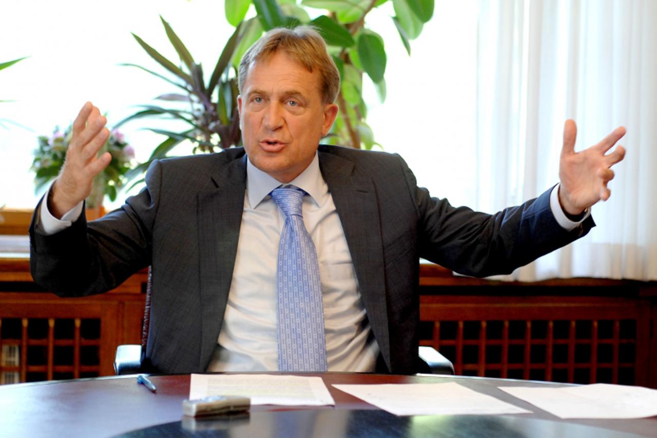 'obz . .zagreb. . . 01.09..2009. bozidar kalmeta,ministar mora,prometa i infrastrukture u Vladi RH Photo: Boris Scitar/Vecernji list'