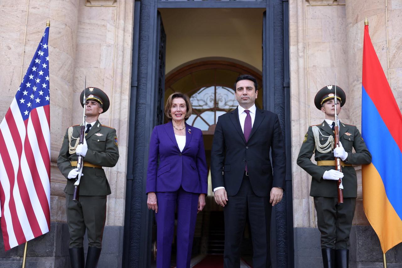 storyeditor/2022-09-18/2022-09-18T091556Z_2048159187_RC2LJW90ATGF_RTRMADP_3_AZERBAIJAN-ARMENIA-PELOSI.JPG