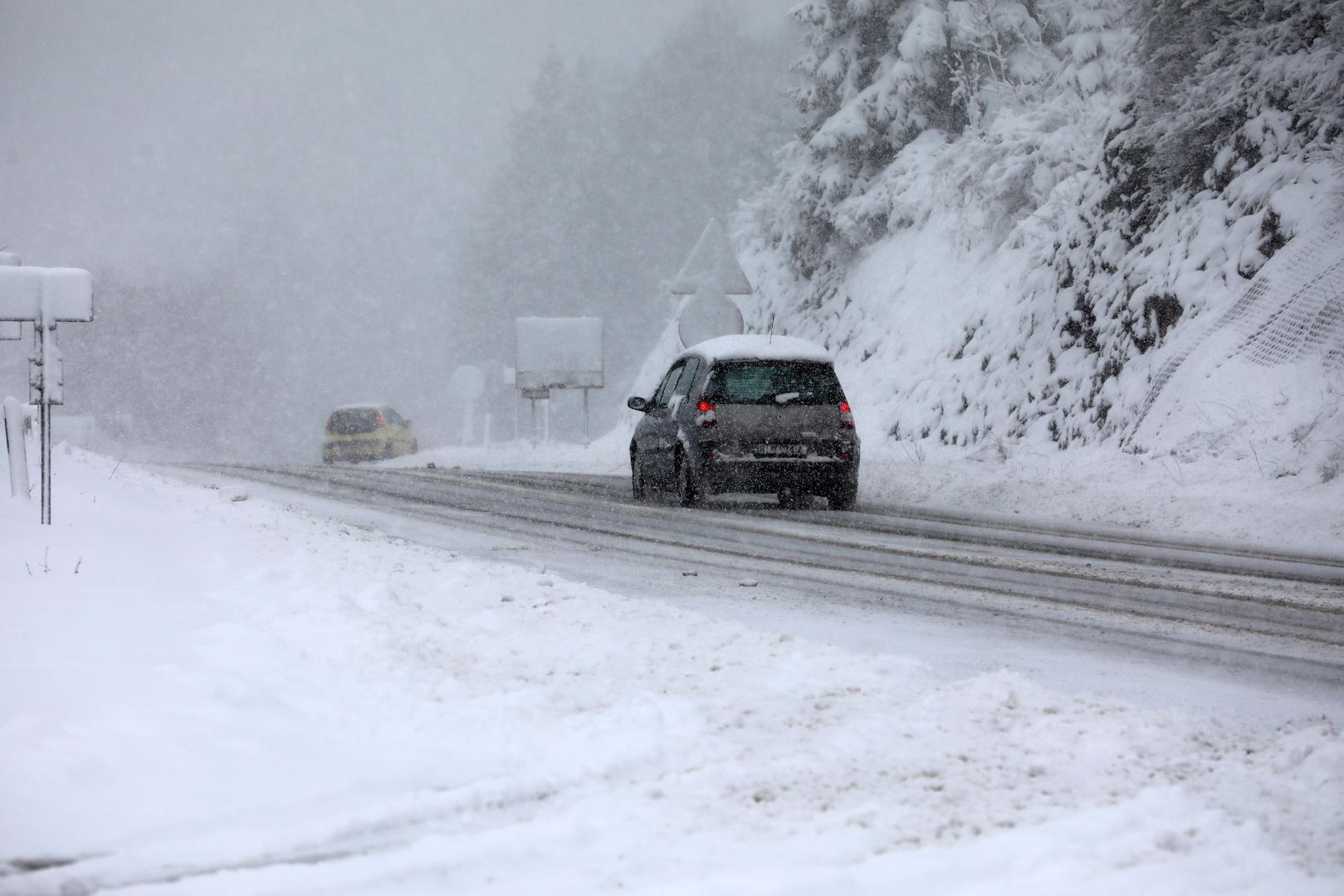 Iako nismo imali bijeli Božić, imamo bijelo Valentinovo. Na višim predjelima u Hrvatskoj i dijelom unutrašnjosti može se vidjeti snježni pokrivač koji mjestimično može doseći i 40 centimetara. 